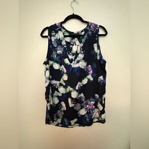 Banana Republic floral sleeveless blouse. Size xl